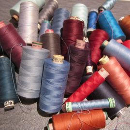 bunte Nähfarben